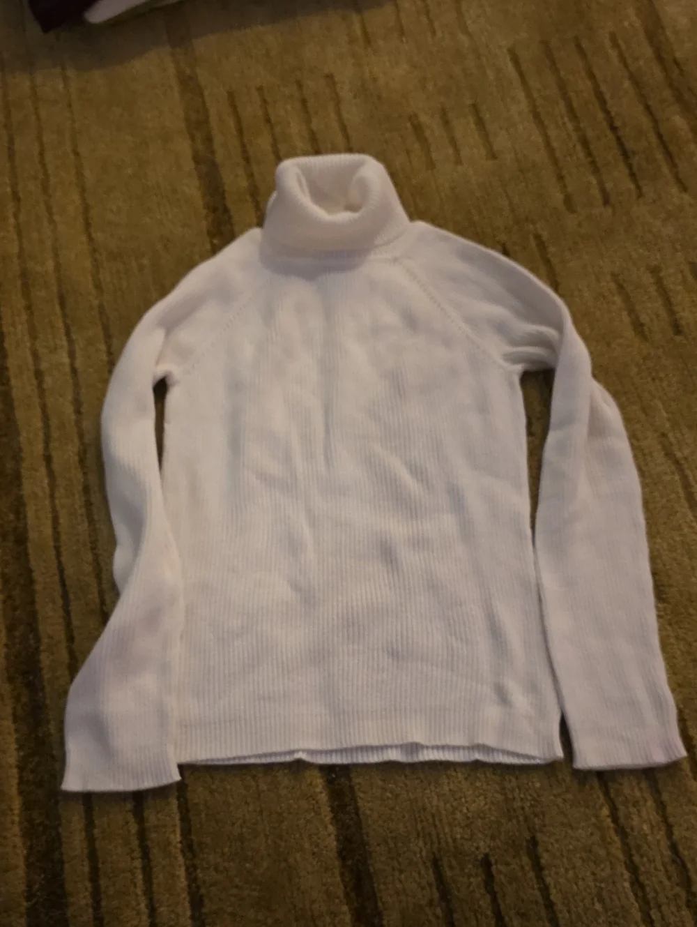 5/25 GAP Kids White Ribbed Turtleneck Long Sleeve Shirt Size 6-7..